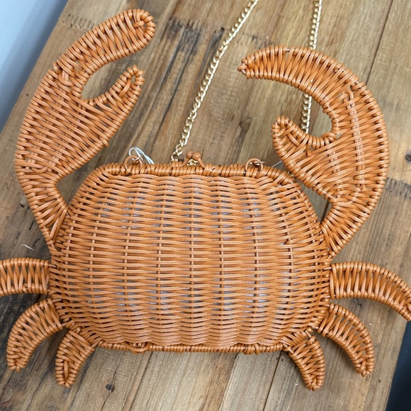 🦀 NWT Tommy Bahama Crab Shaped Woven Bag with Gold Chain - Picture 4 of 9